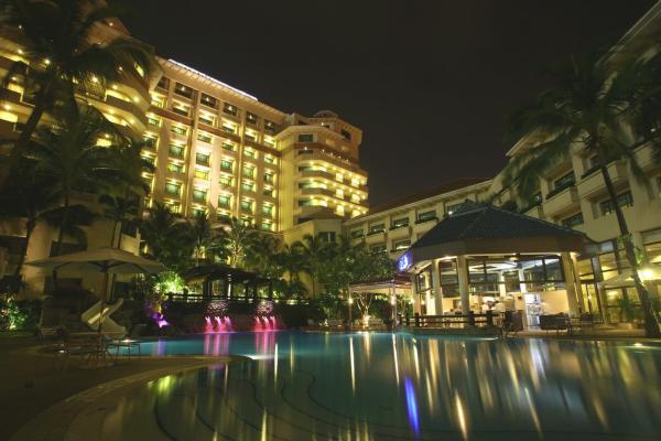 Swissotel Merchant Court