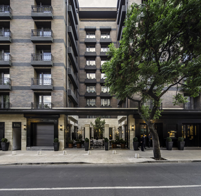 The Singular Santiago