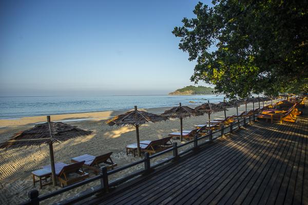 Thande Beach