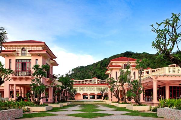 Centara Grand Beach Resort