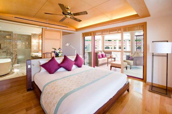Centara Grand Beach Resort
