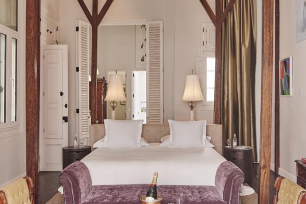 Hotel B