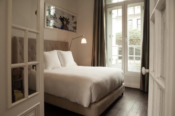 Hotel B