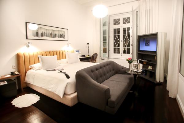 Hotel B