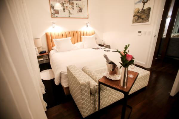 Hotel B