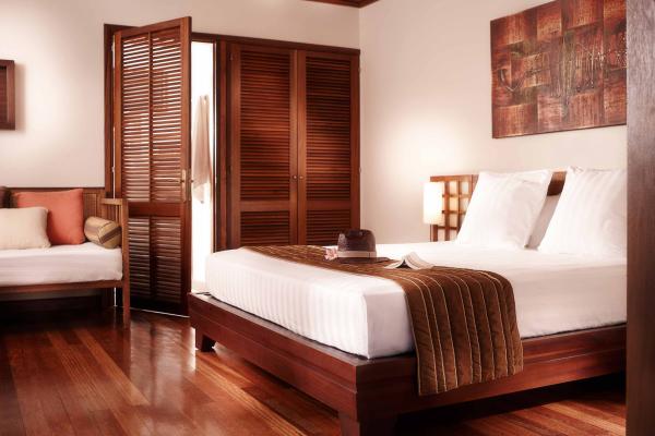 Iloha Seaview Hotel
