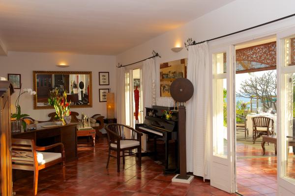 Blue Margouillat Seaview Hotel
