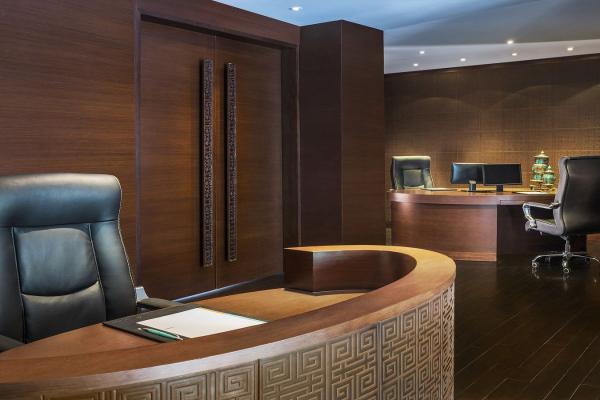 Le Meridien Riverfront