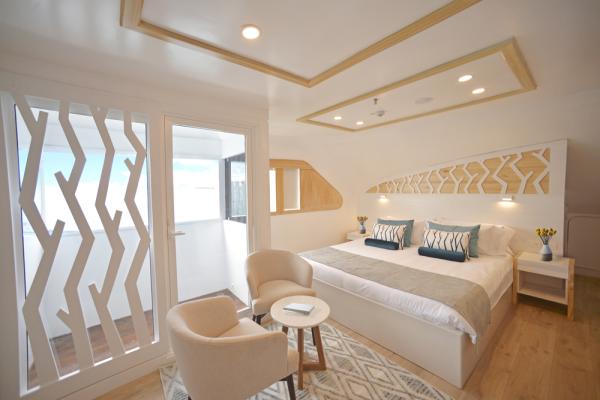 M/Y SEA STAR JOURNEY