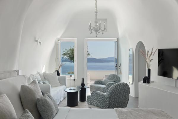 Canaves Oia Suites