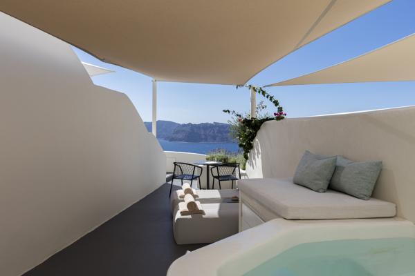 Canaves Oia Suites