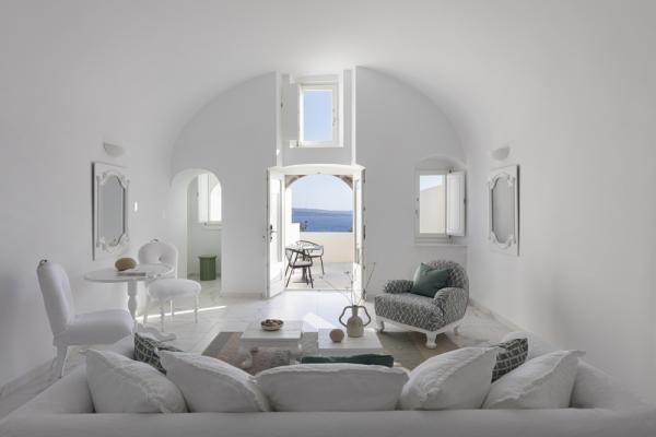 Canaves Oia Suites