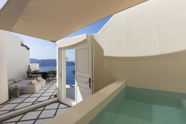 Canaves Oia Suites