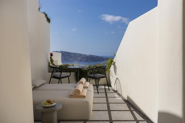 Canaves Oia Suites