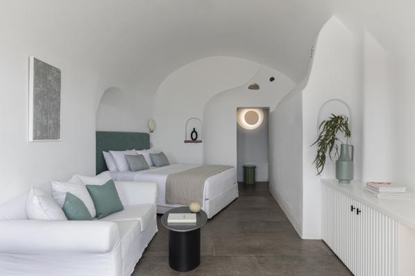 Canaves Oia Suites