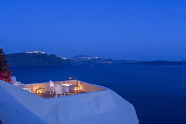 Canaves Oia Suites