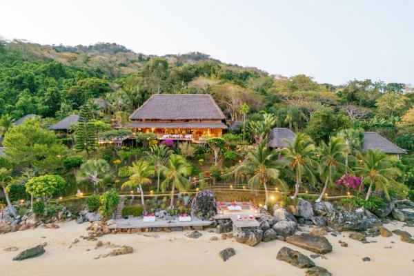 Tsara Komba Time&Tide