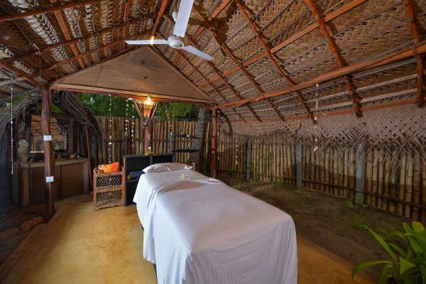 KITESURFING LANKA Kite camp
