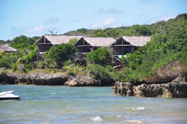 BABAOMBY ISLAND LODGE
