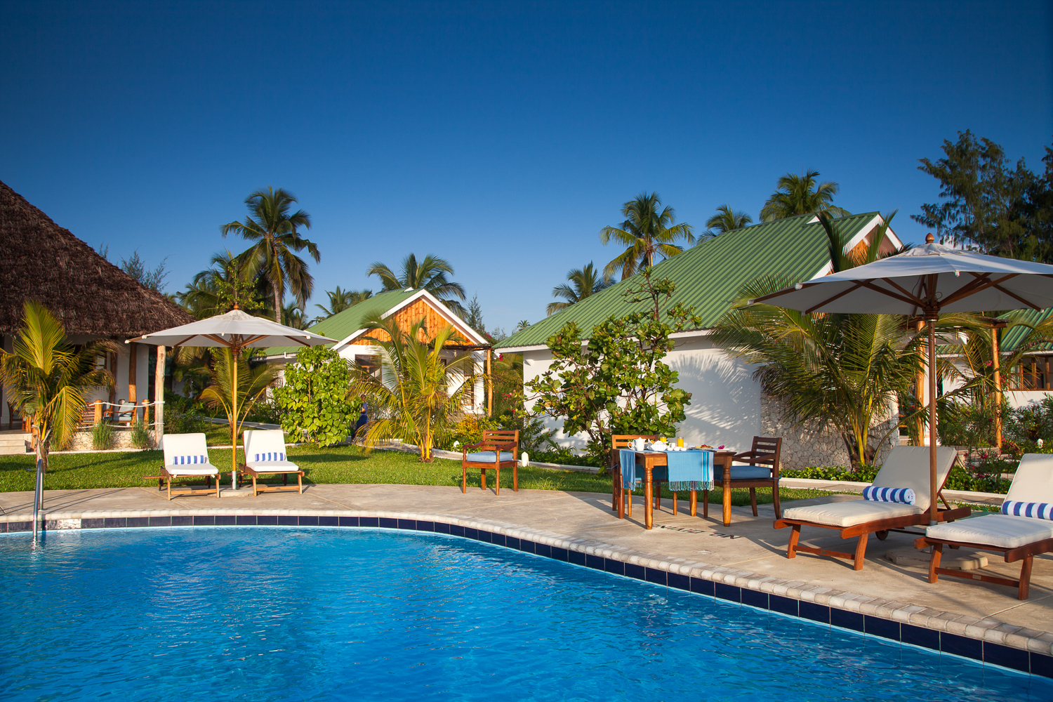 Hôtel KISIWA ON THE BEACH